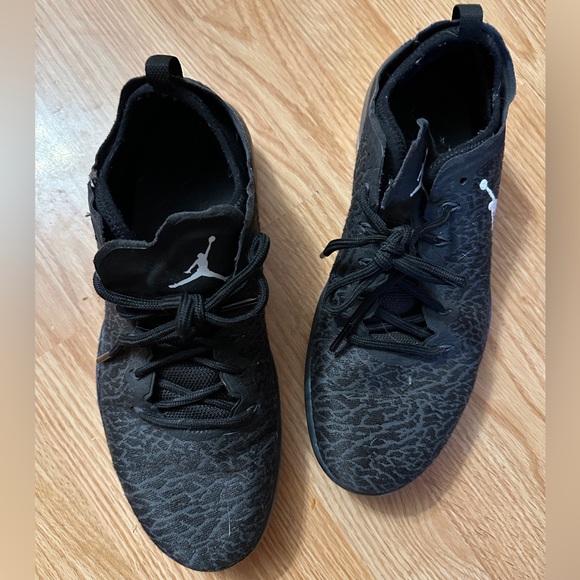 Men’s Jordan Shoes - Picture 2 of 4